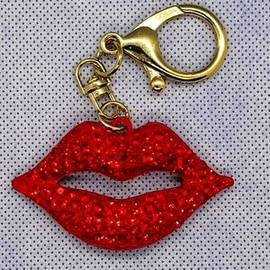 Rhinestone keychain with swivel and clasp.